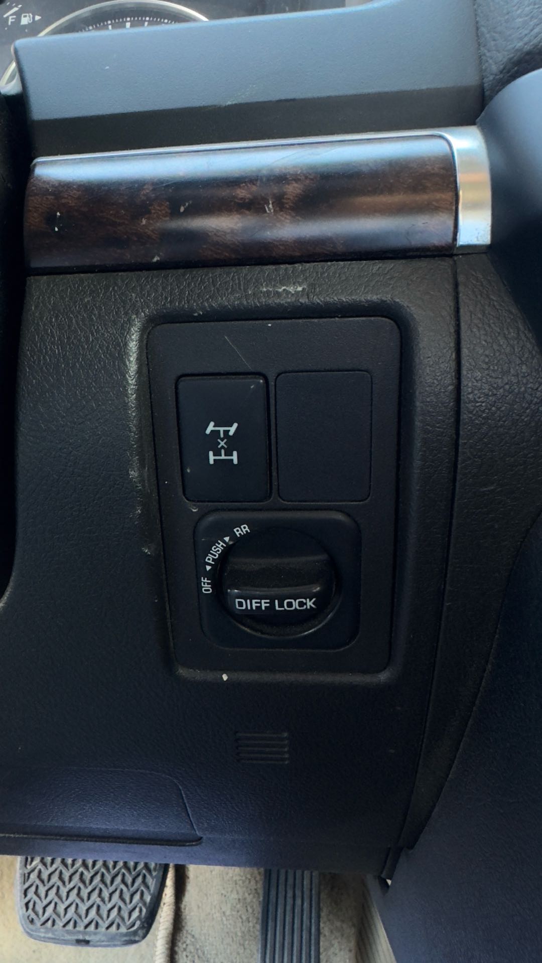 Car Image 2009 TOYOTA LAND CRUISER GX.R