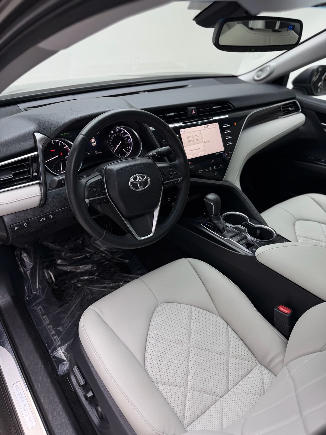 Car Image 2018 TOYOTA CAMRY XLE