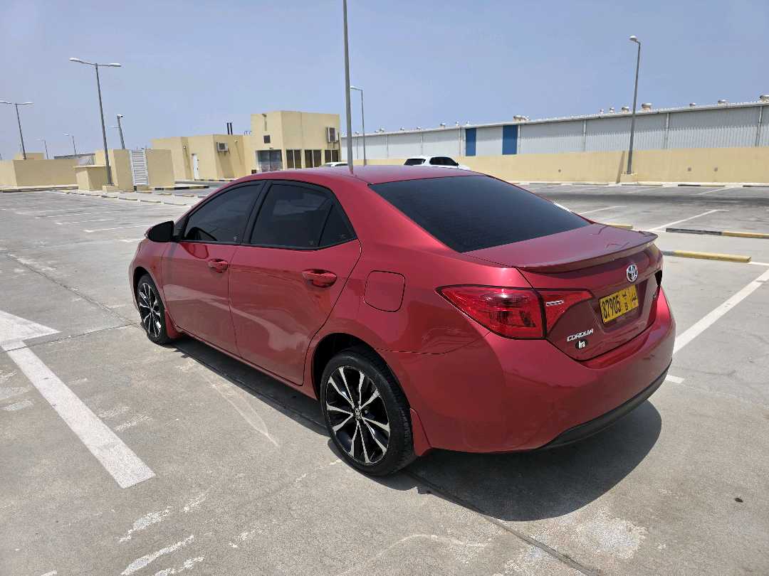 Car Image 2017 TOYOTA COROLLA SE