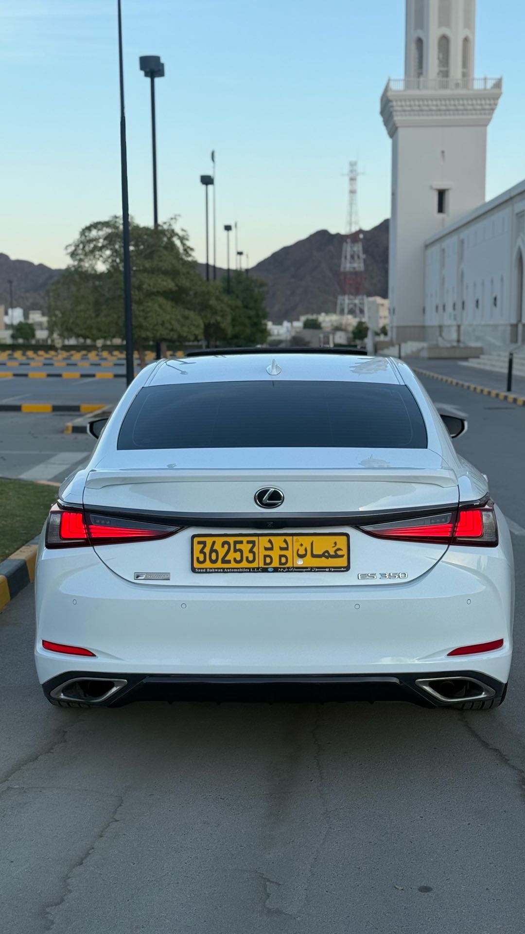 Car Image 2019 LEXUS ES 350
