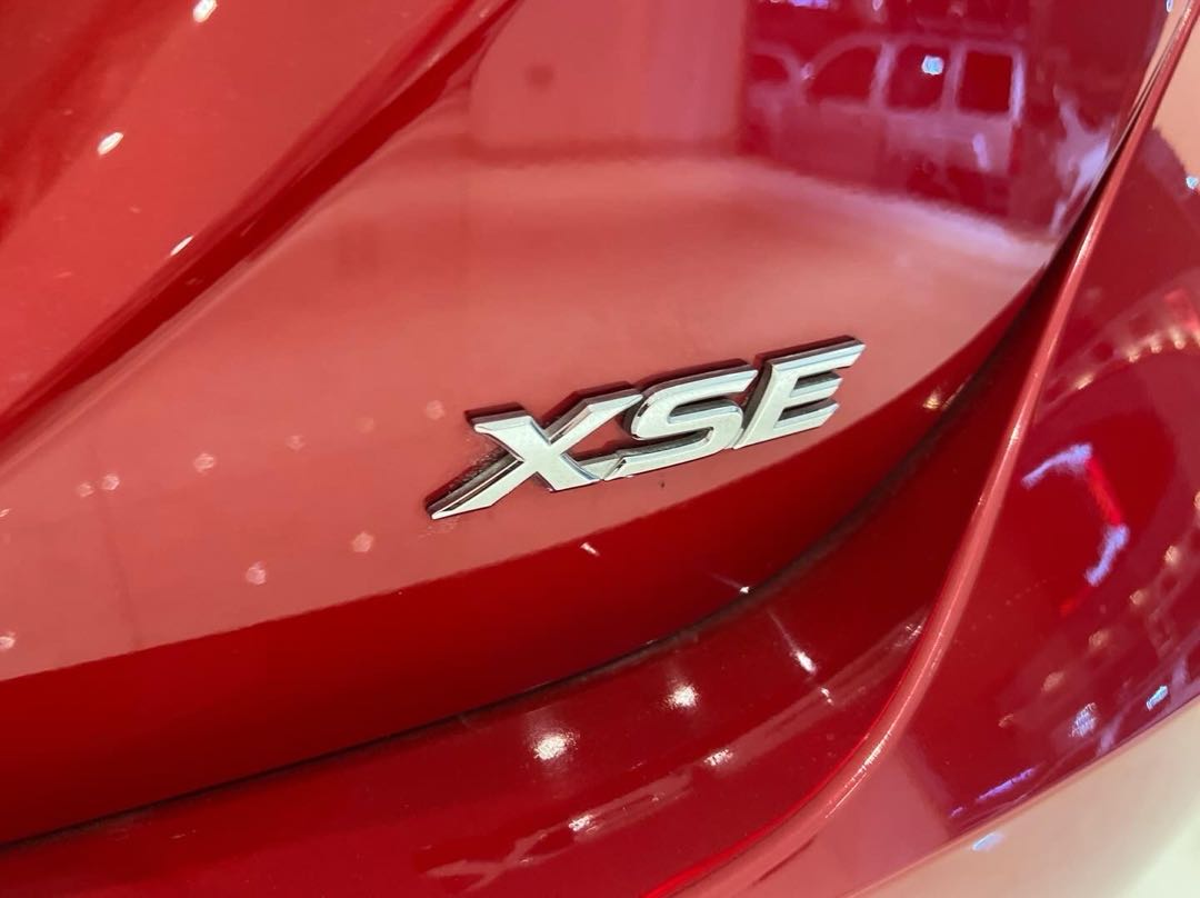 Car Image 2019 TOYOTA CAMRY XSE