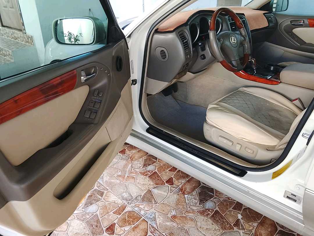 Car Image 2002 LEXUS GS 300