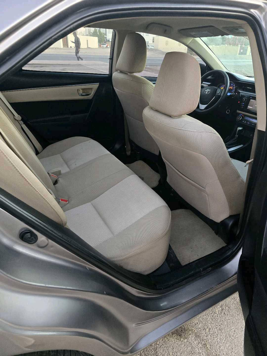 Car Image 2016 TOYOTA COROLLA LE