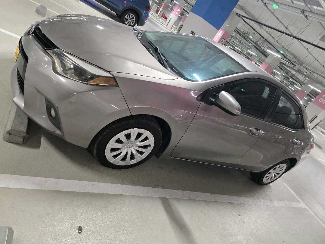 Car Image 2016 TOYOTA COROLLA LE