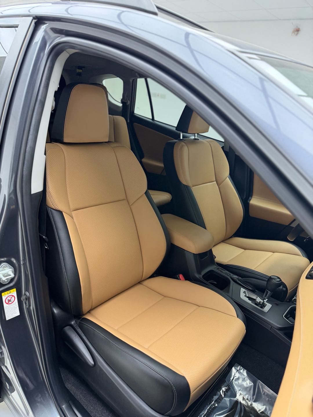 Car Image 2018 TOYOTA RAV4 XLE