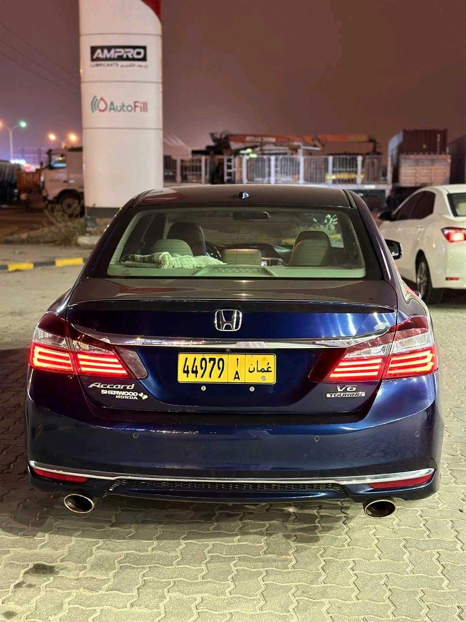 Car Image 2017 HONDA ACCORD TOURING