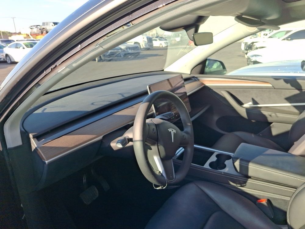 Car Image 2024 TESLA Model Y