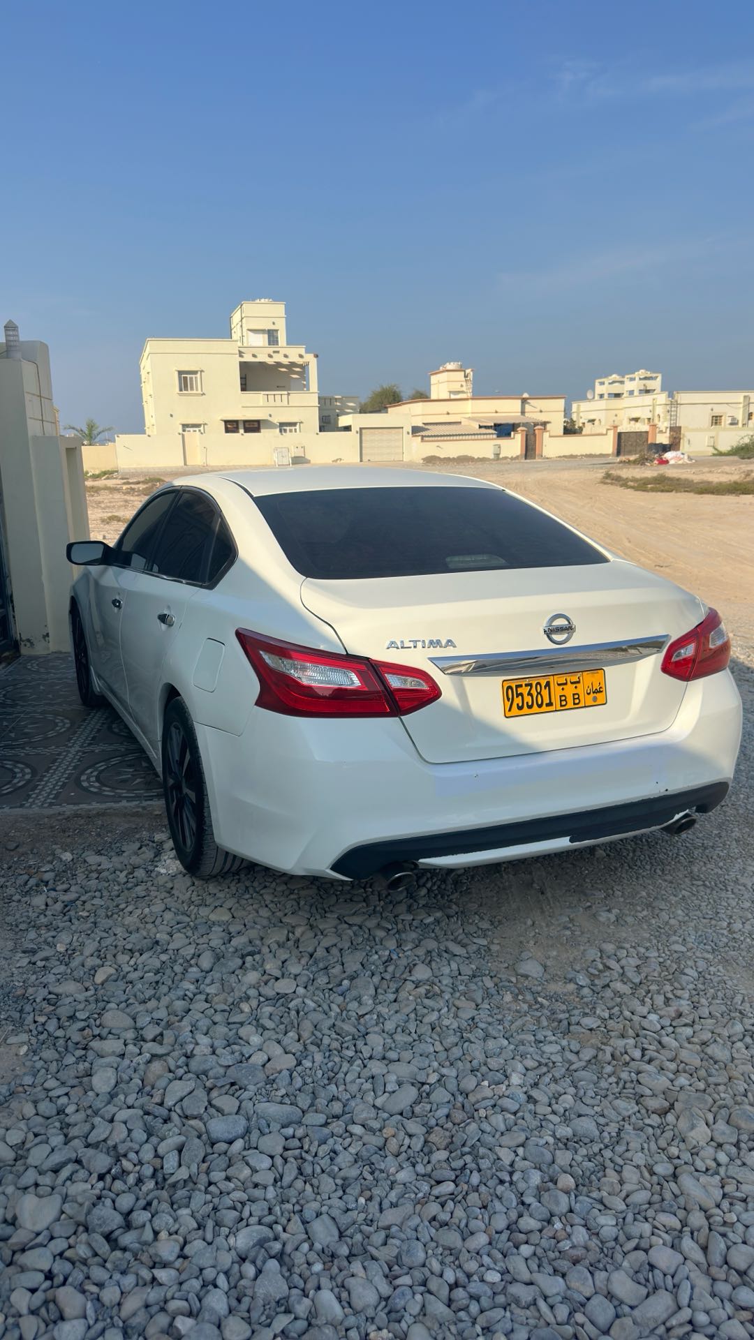 Car Image 2017 NISSAN ALTIMA SV