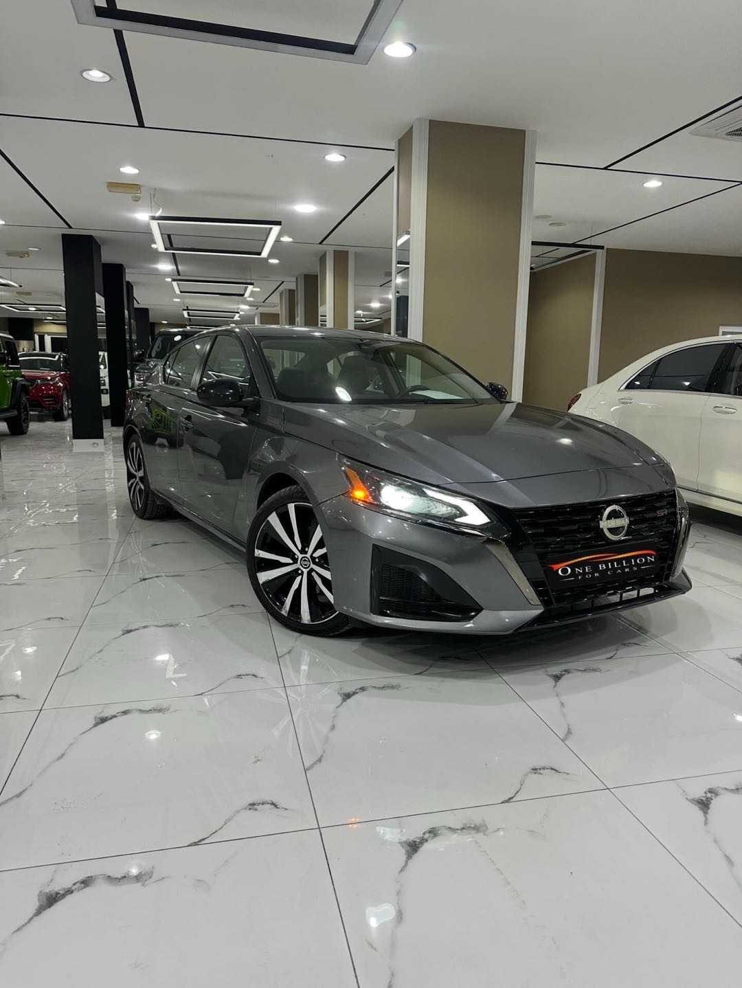 Car Image 2022 NISSAN ALTIMA SR