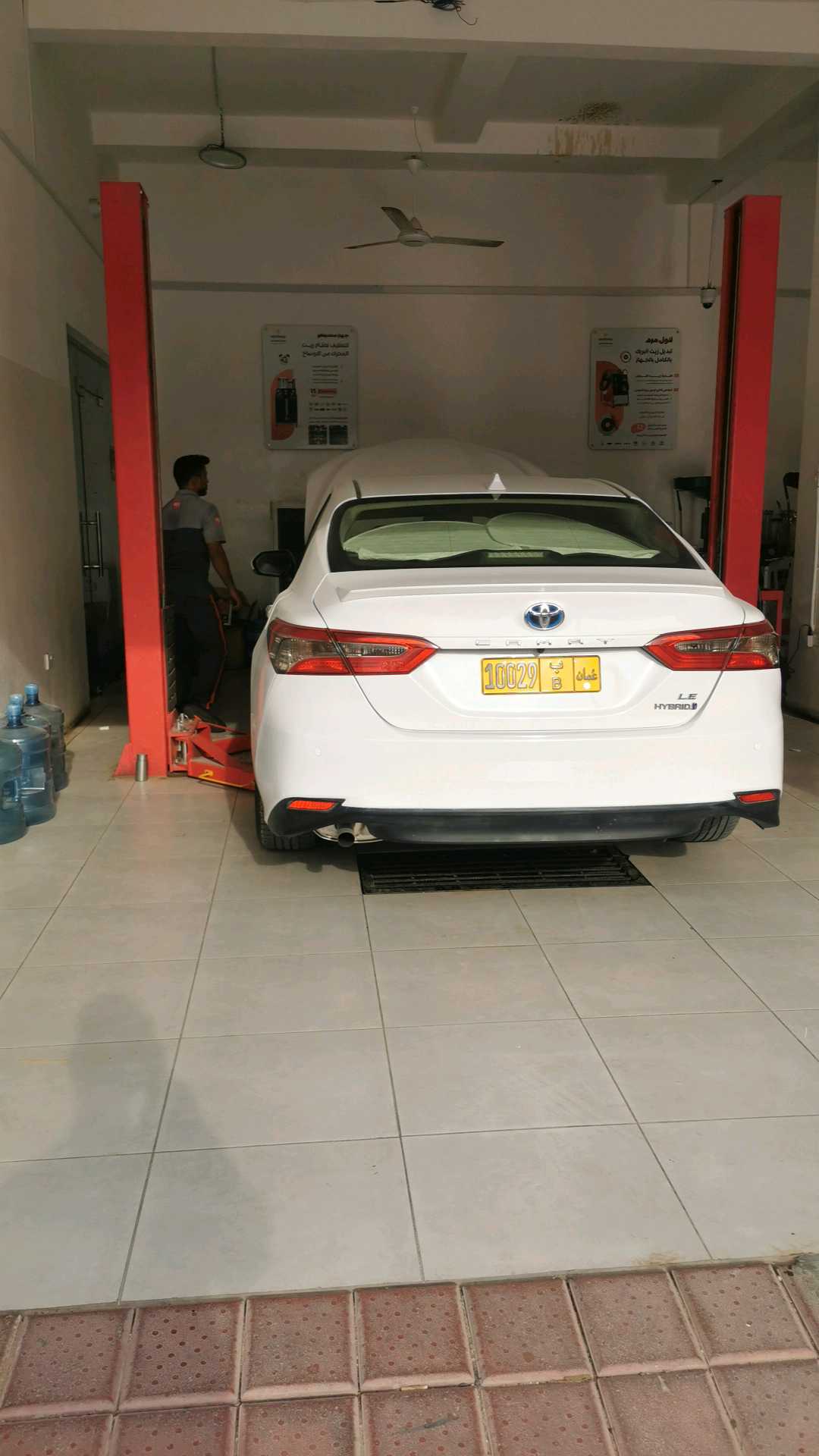 Car Image 2019 TOYOTA CAMRY LE