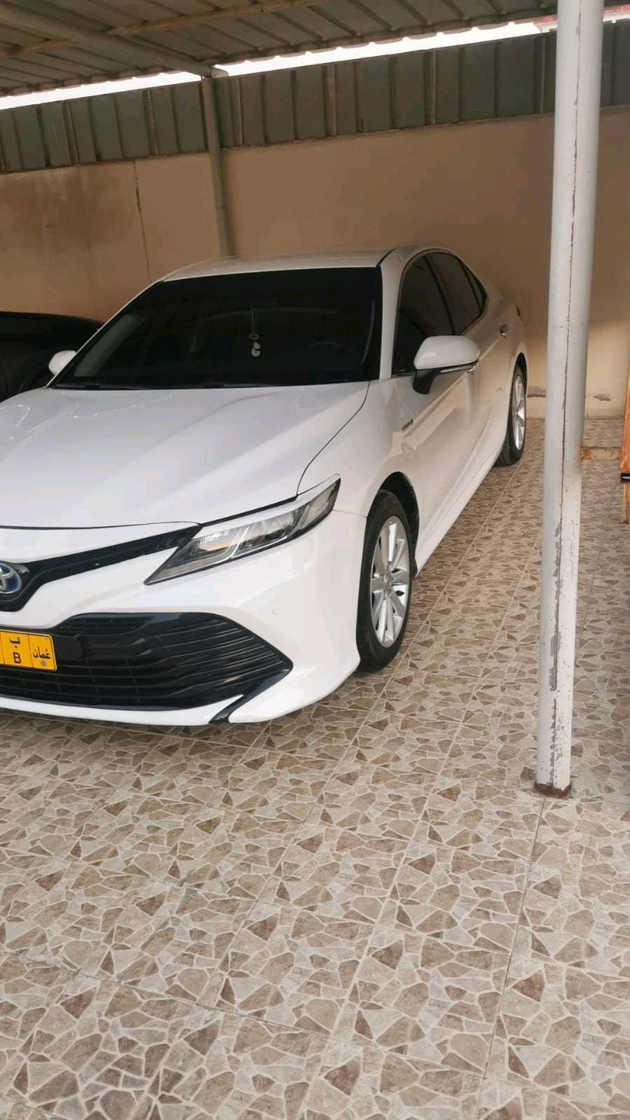 Car Image 2019 TOYOTA CAMRY LE