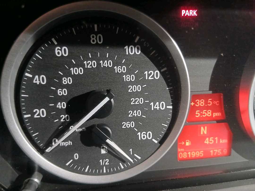 Car Image 2011 BMW X6  35