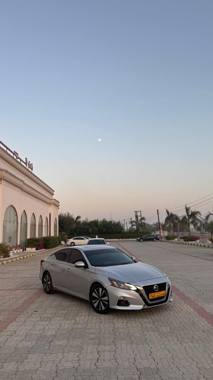 Car Image 2019 NISSAN ALTIMA SL