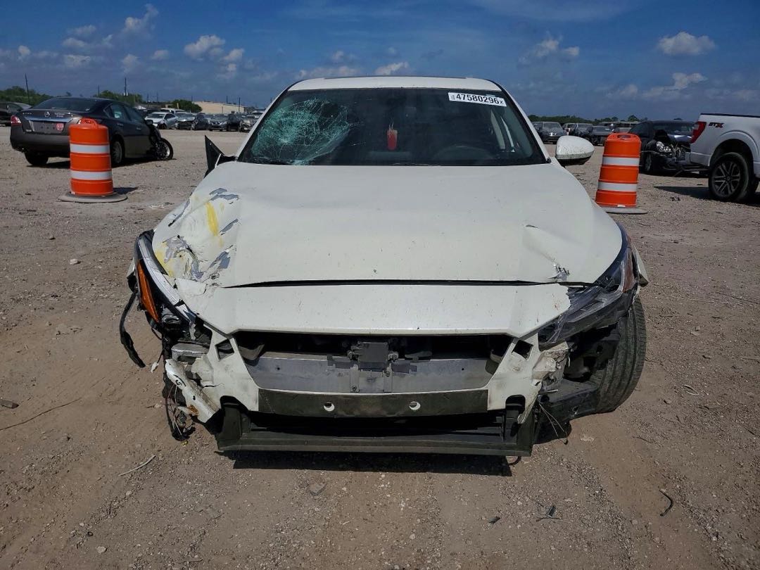 Car Image 2019 NISSAN ALTIMA