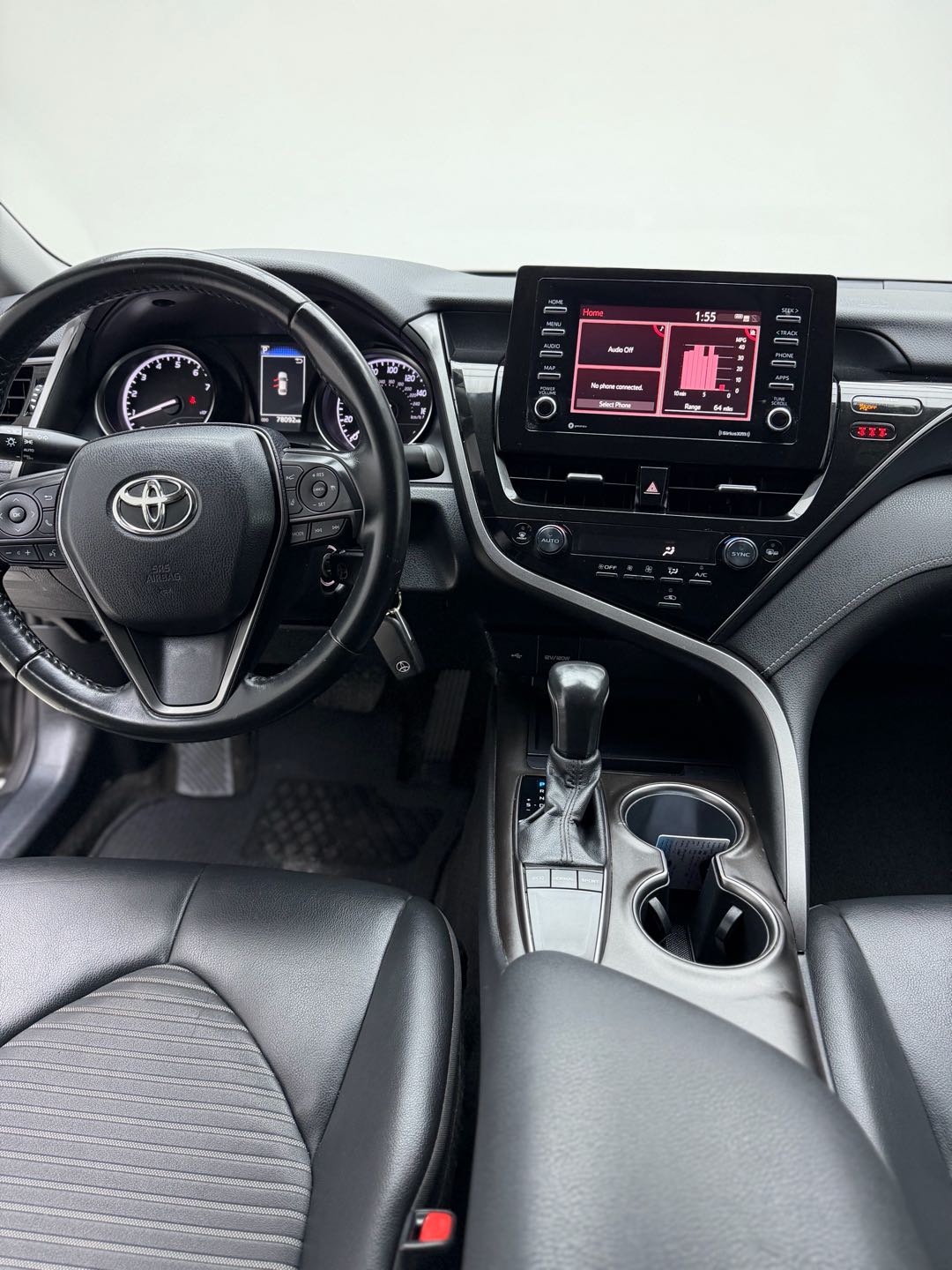 Car Image 2022 TOYOTA CAMRY SE