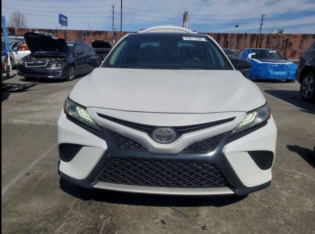 Car Image 2019 TOYOTA CAMRY