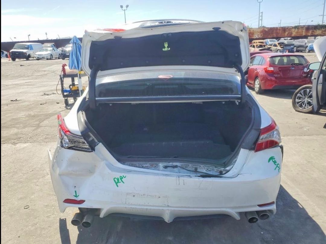 Car Image 2019 TOYOTA CAMRY