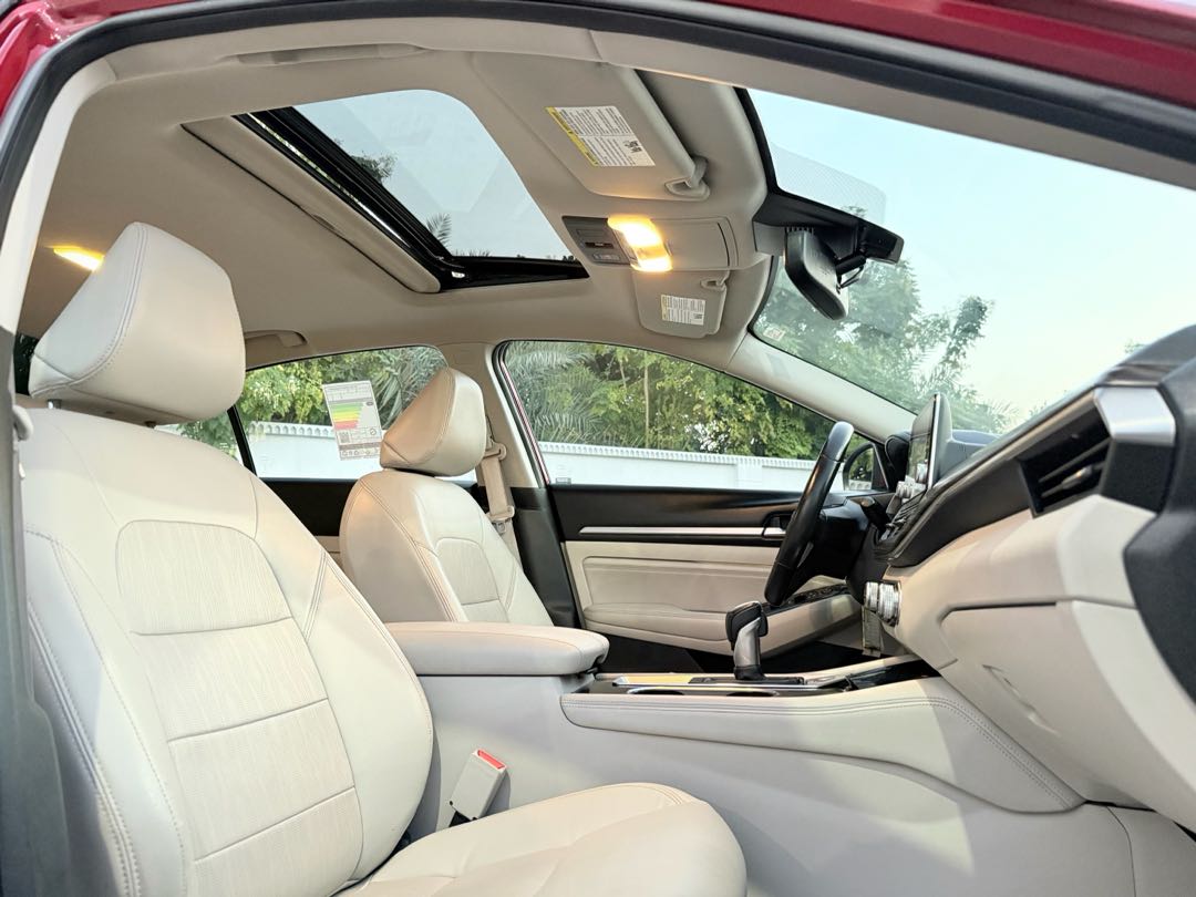 Car Image 2020 NISSAN ALTIMA Platinum 