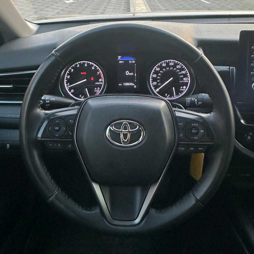 Car Image 2022 TOYOTA CAMRY SE