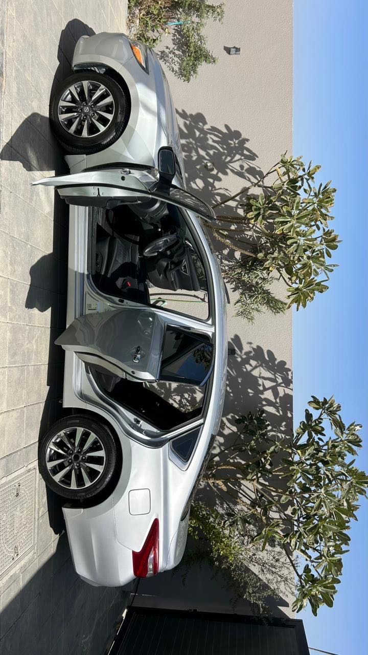 Car Image 2018 NISSAN ALTIMA SR