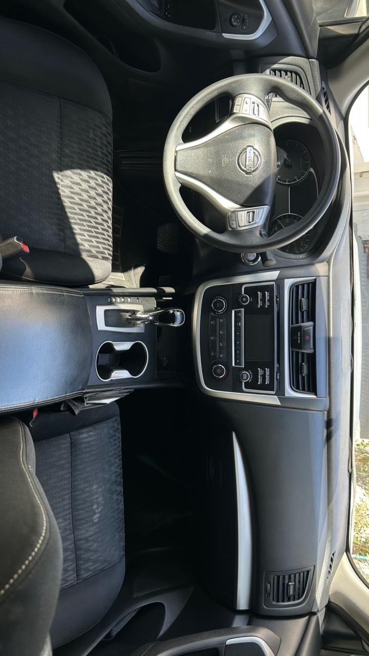 Car Image 2018 NISSAN ALTIMA SR