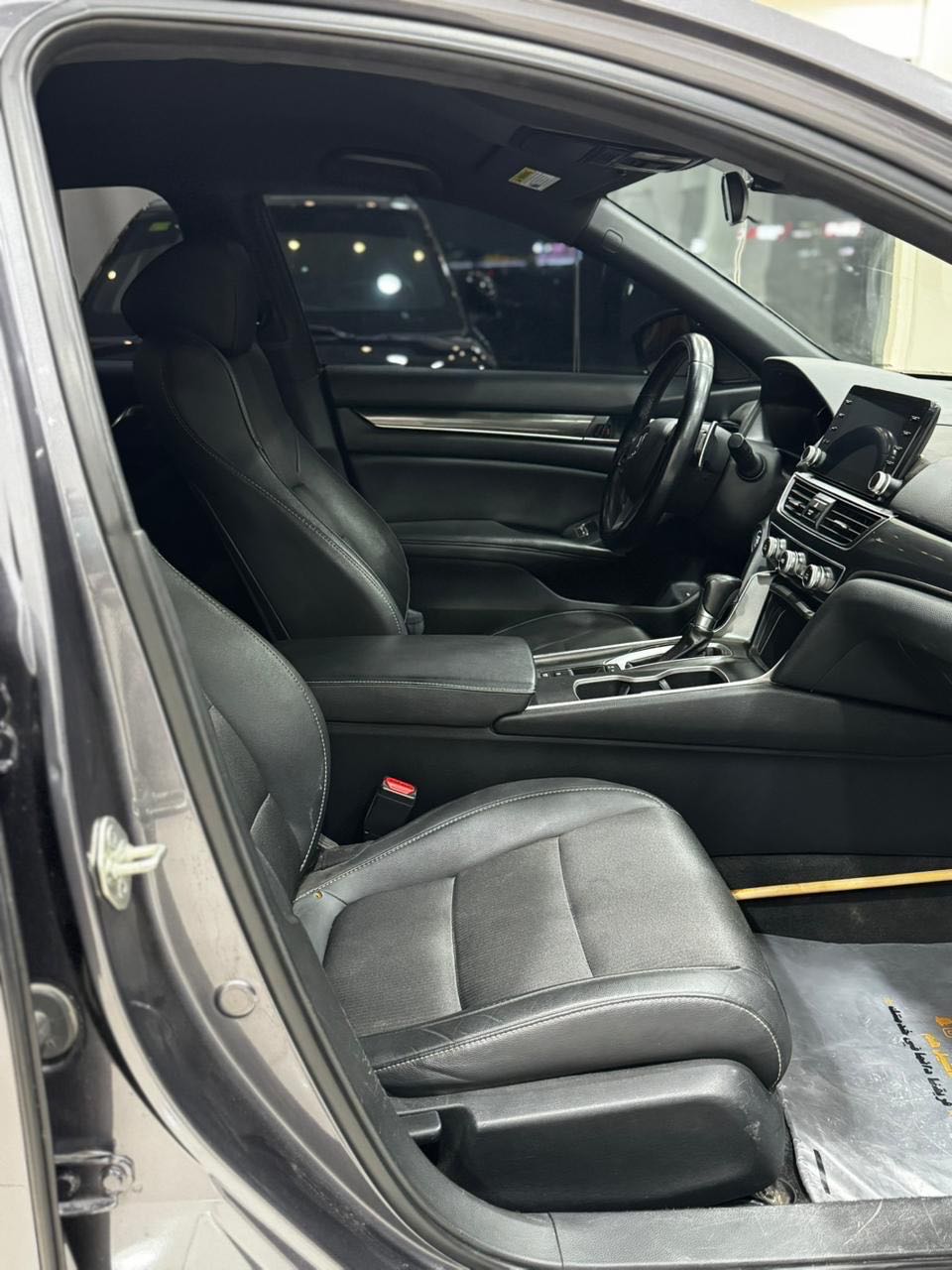 Car Image 2019 HONDA ACCORD EX