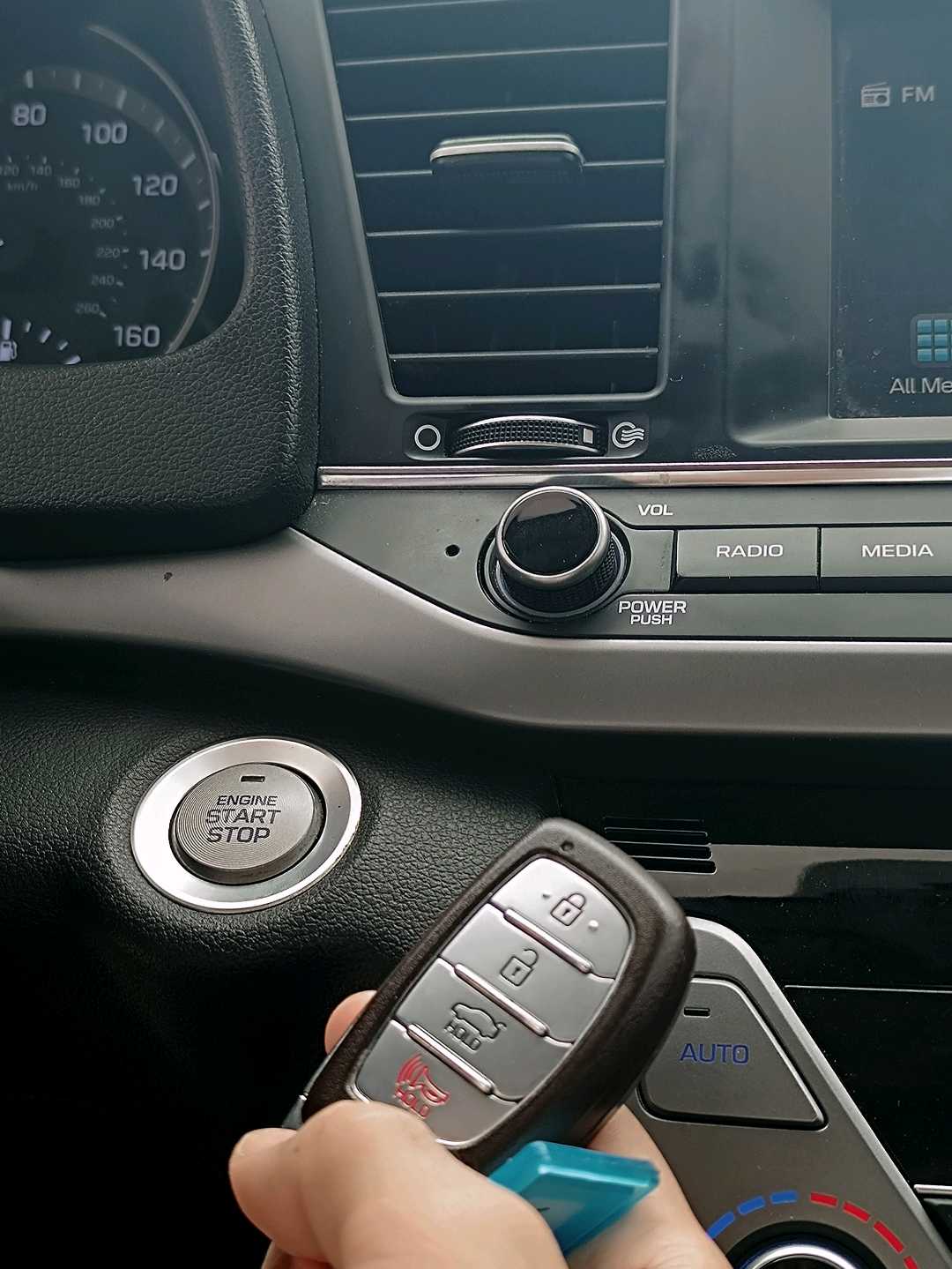 HYUNDAI ELANTRA 2018