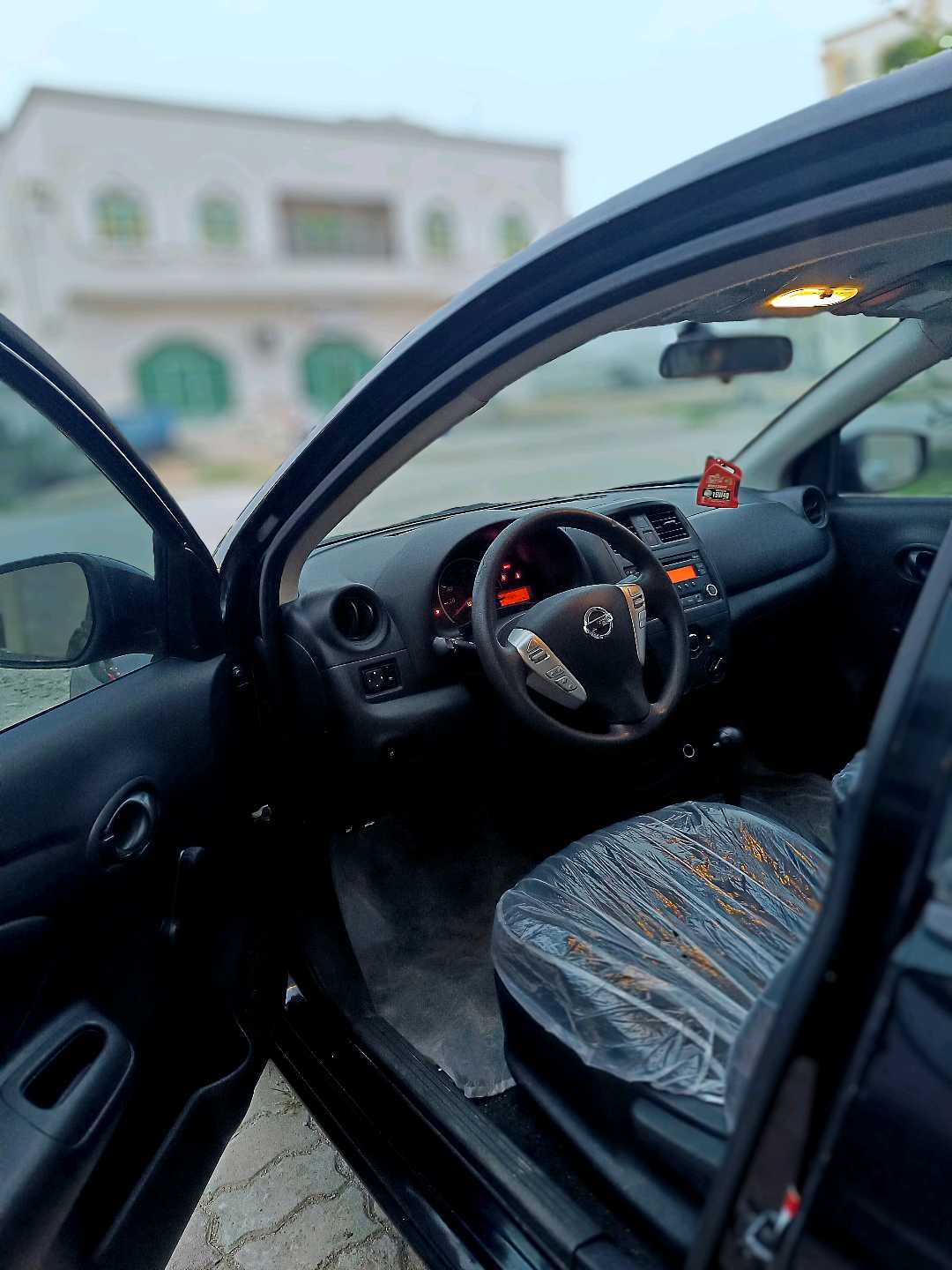 NISSAN SUNNY 2018