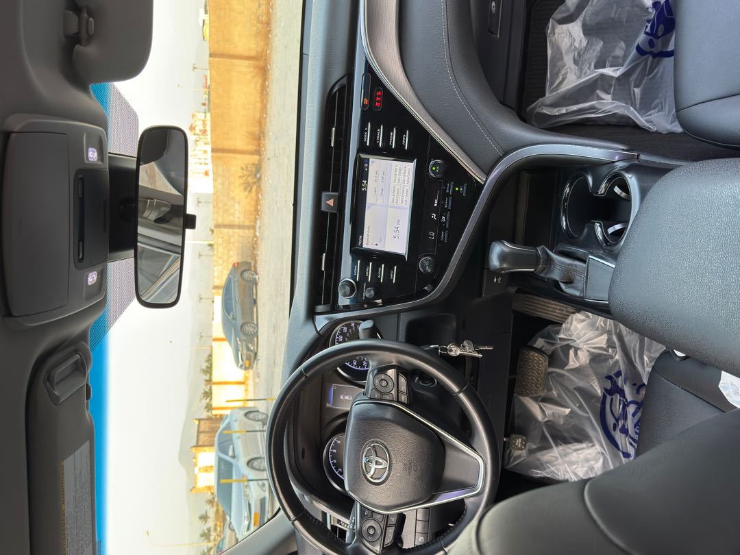 Car Image 2018 TOYOTA CAMRY SE