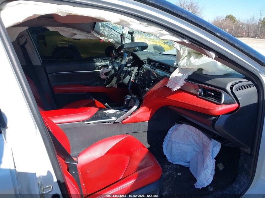 Car Image 2019 TOYOTA CAMRY