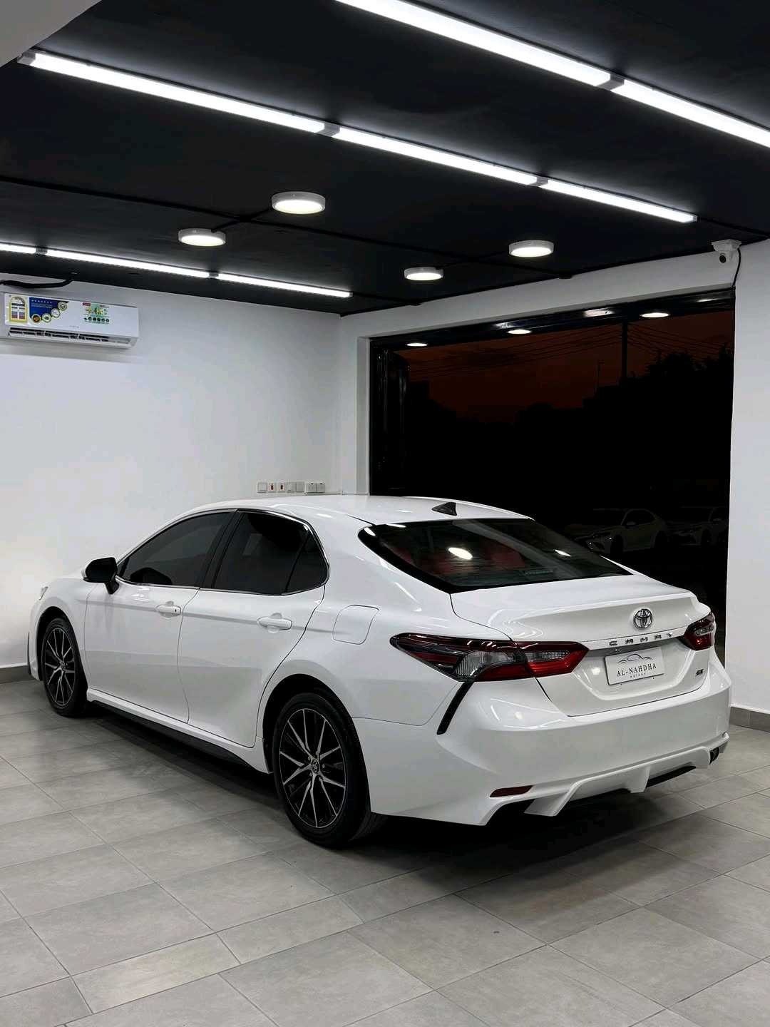 Car Image 2022 TOYOTA CAMRY SE