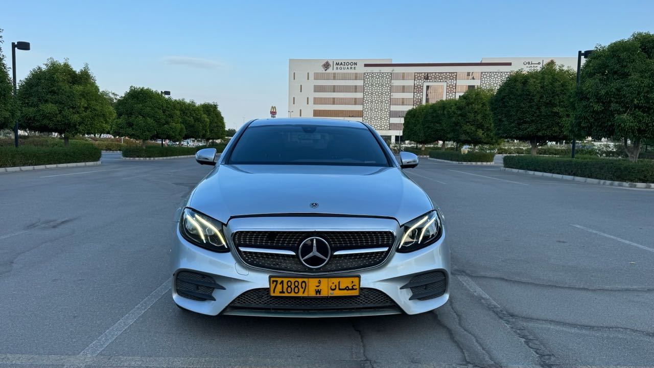 Car Image 2019 MERCEDES E Class 300