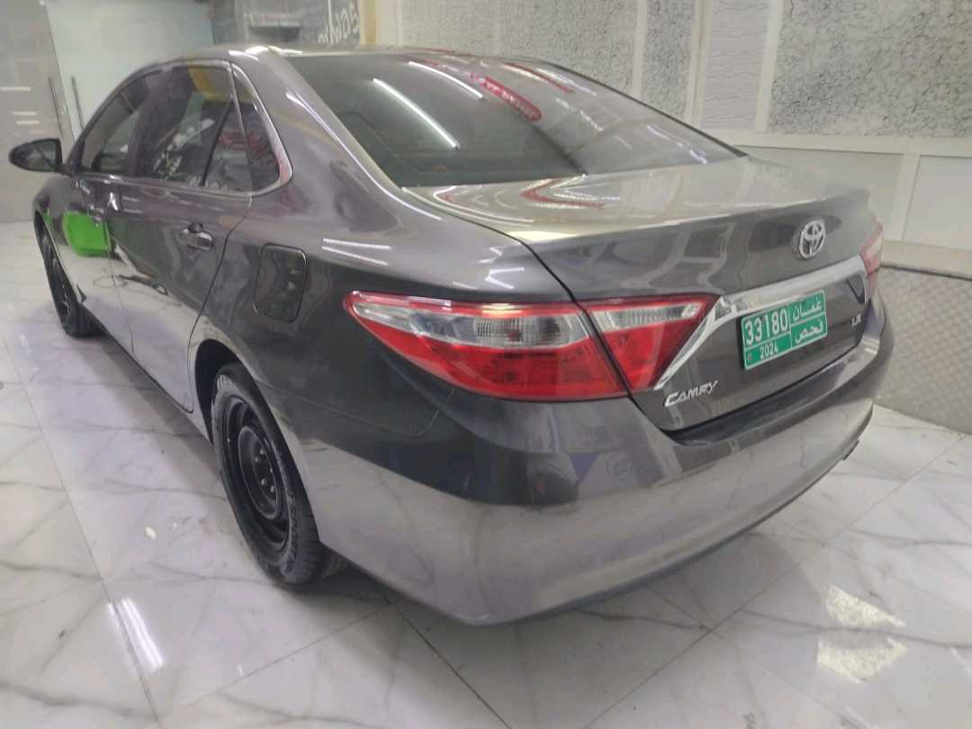 Car Image 2017 TOYOTA CAMRY LE