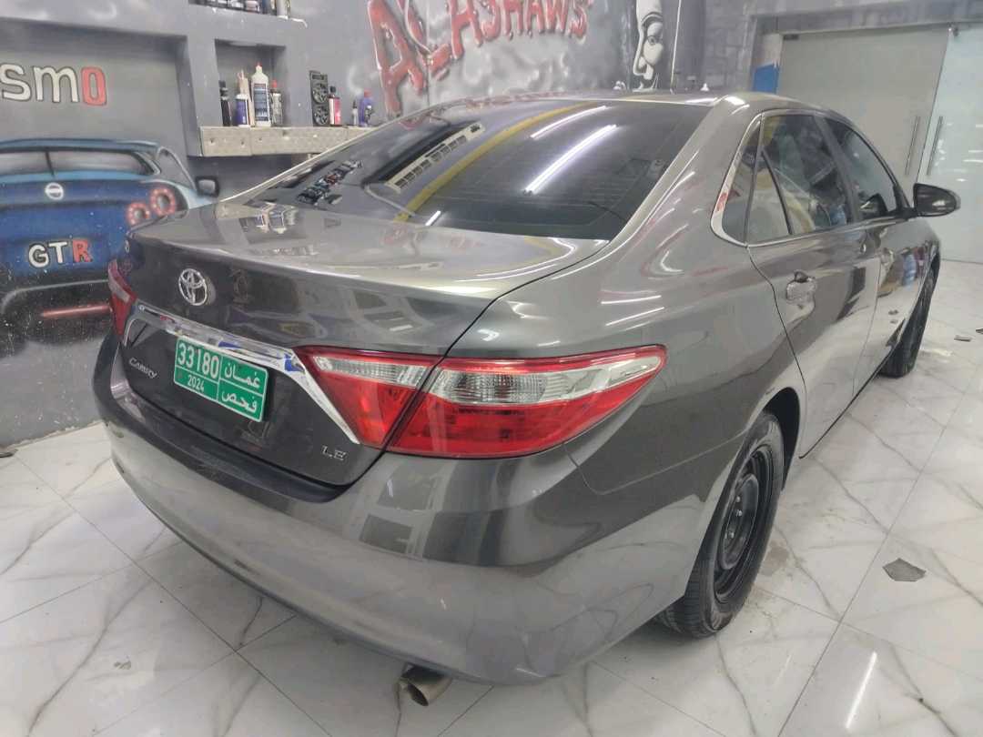 Car Image 2017 TOYOTA CAMRY LE