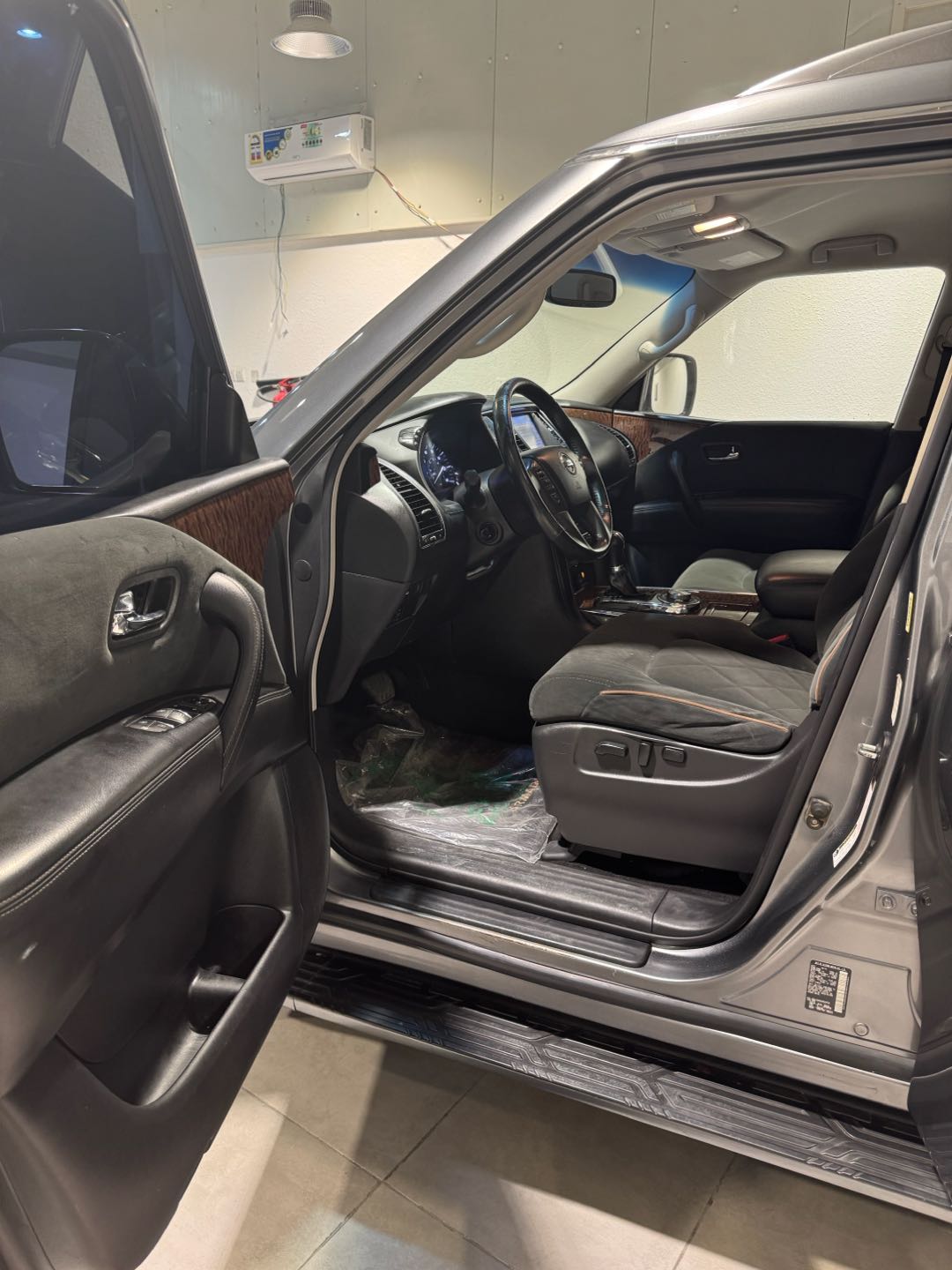Car Image 2017 NISSAN ARMADA 