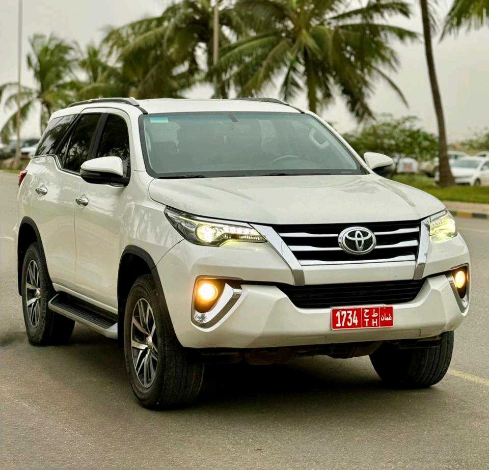 TOYOTA FORTUNER 2023