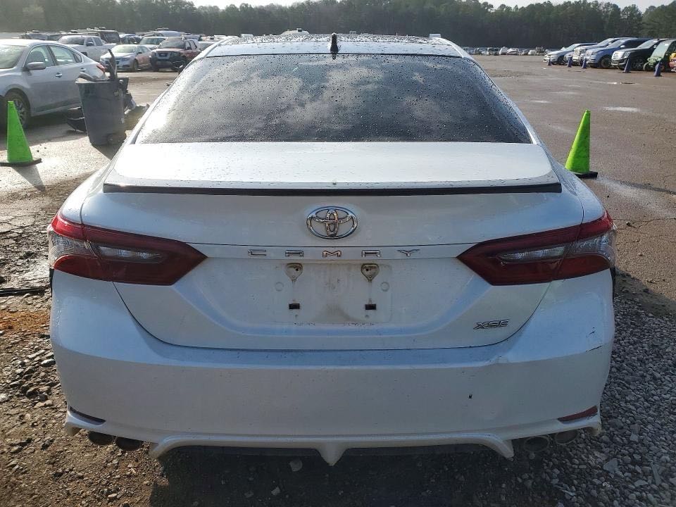 Car Image 2022 TOYOTA CAMRY