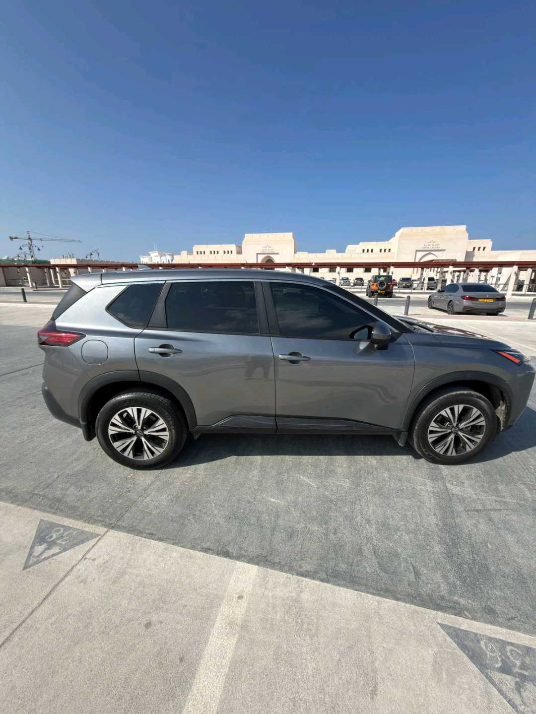 نيسان روج 2025