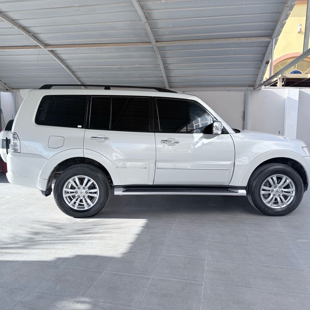 Car Image 2020 MITSUBISHI PAJERO 