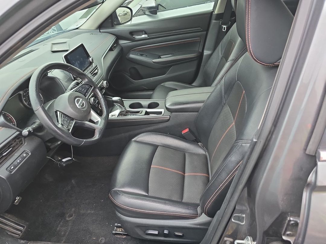 Car Image 2019 NISSAN ALTIMA SR