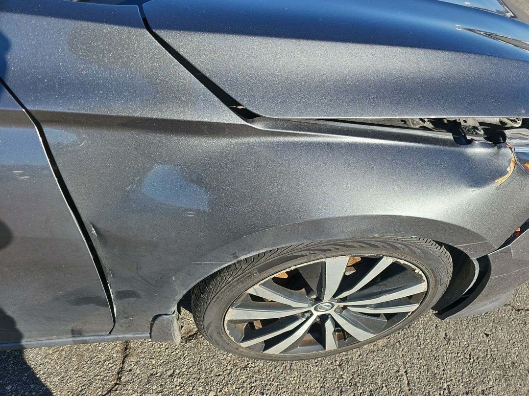 Car Image 2019 NISSAN ALTIMA SR