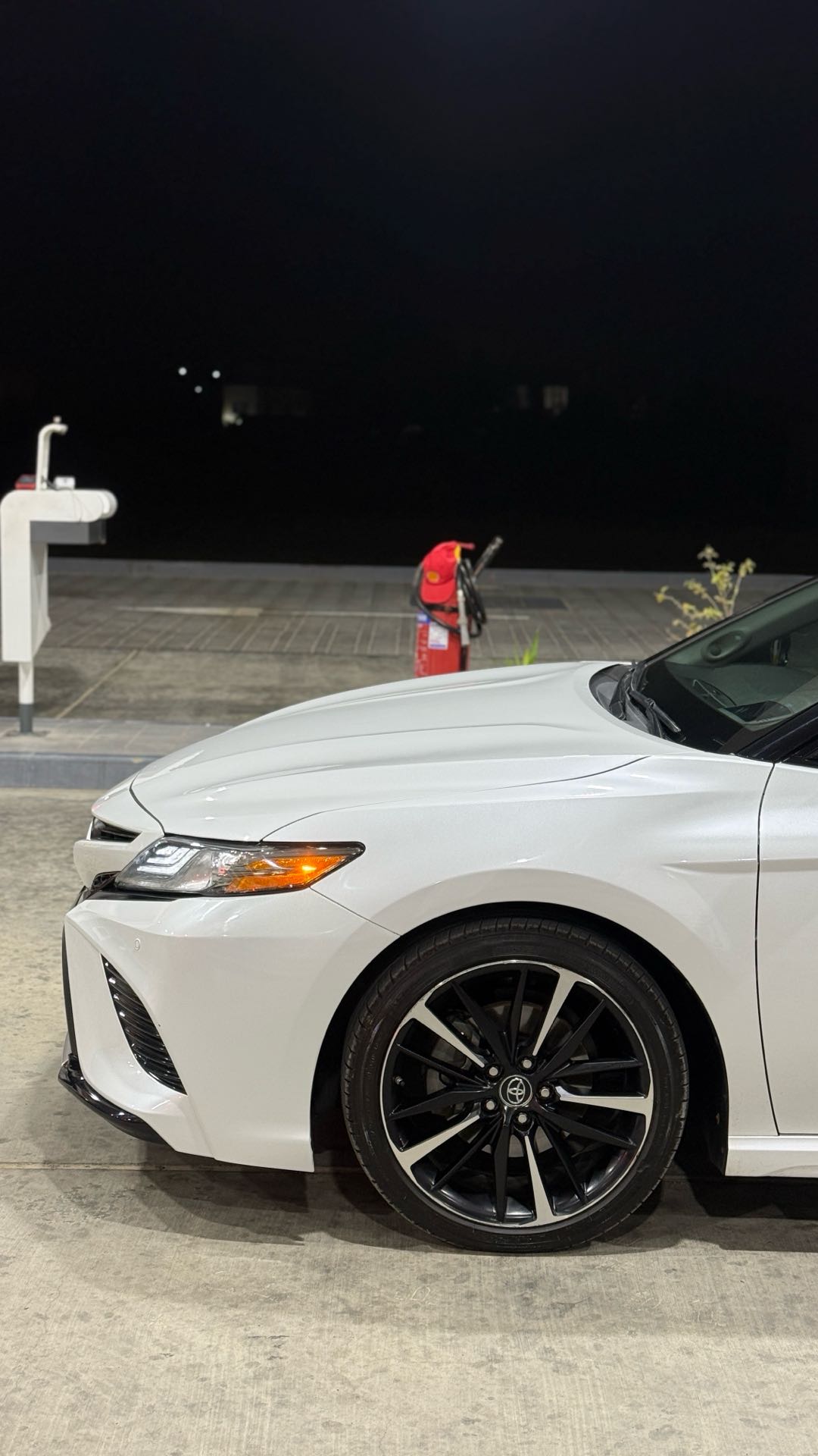 Car Image 2018 TOYOTA CAMRY XSE