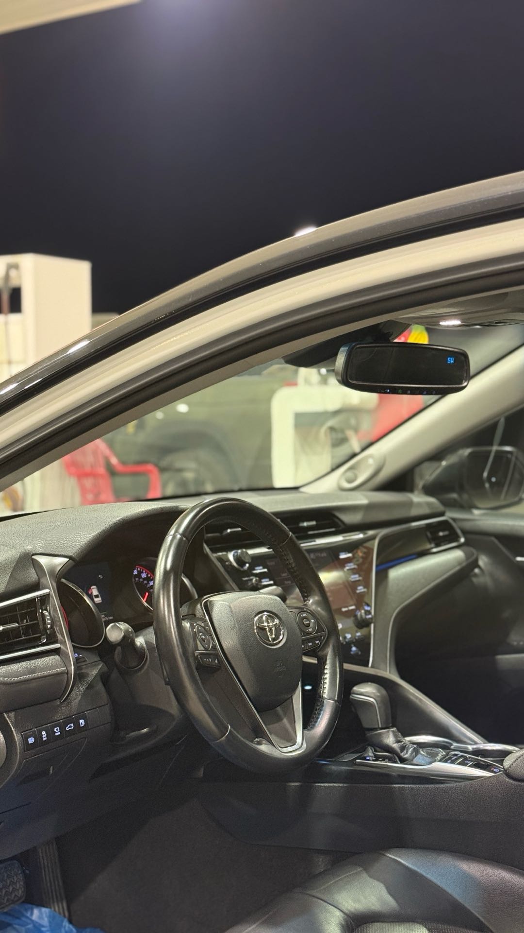 Car Image 2018 TOYOTA CAMRY XSE