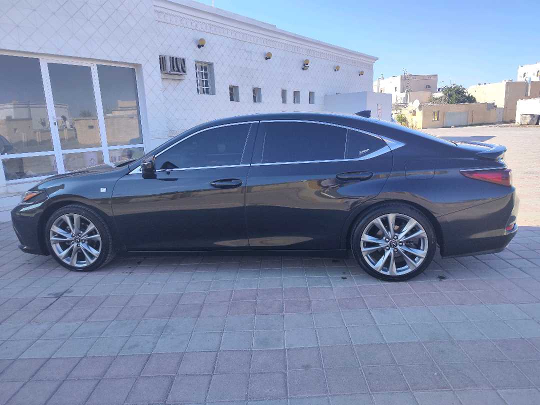 Car Image 2019 LEXUS ES F350