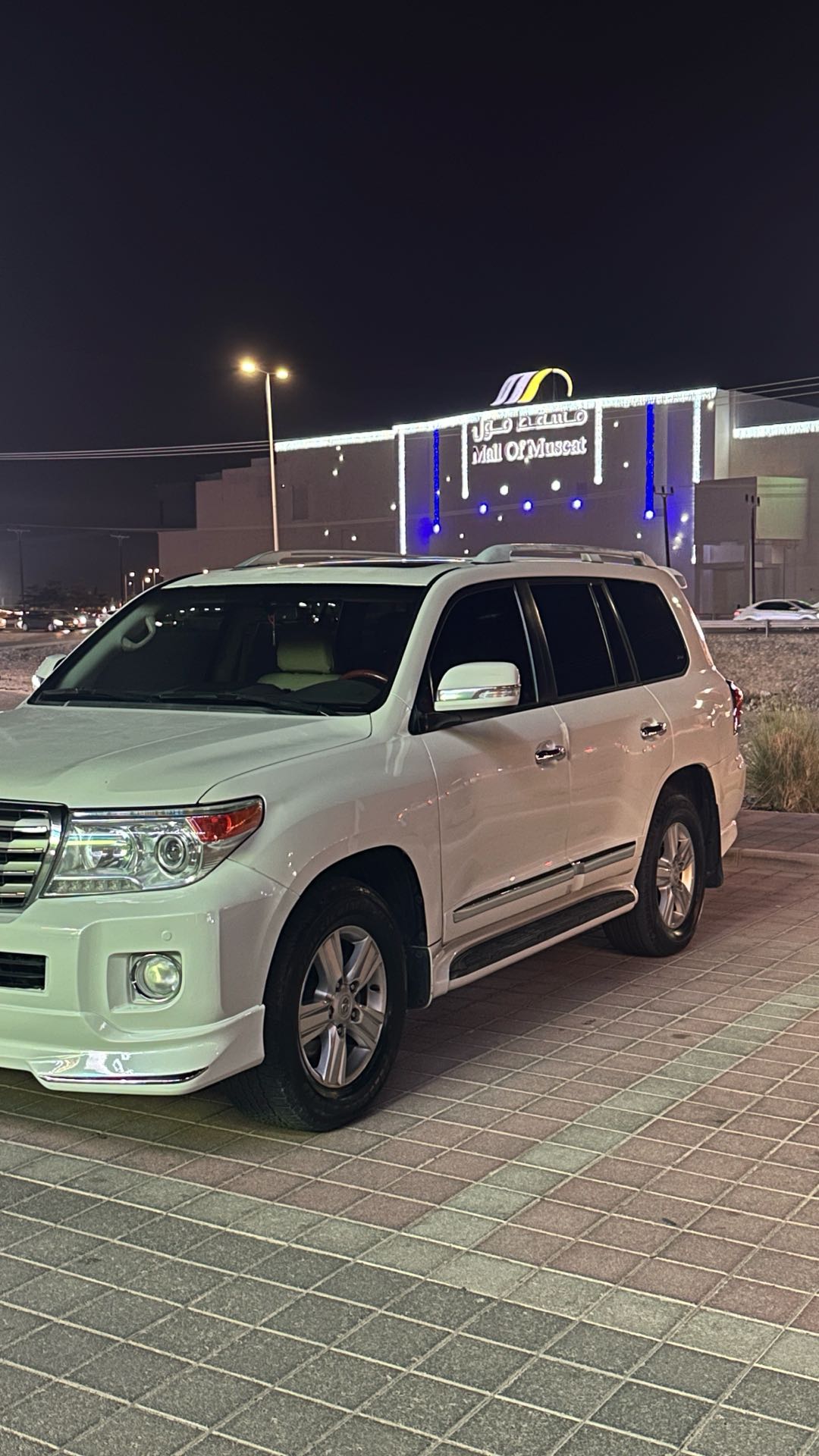 Car Image 2015 TOYOTA LAND CRUISER VX.R