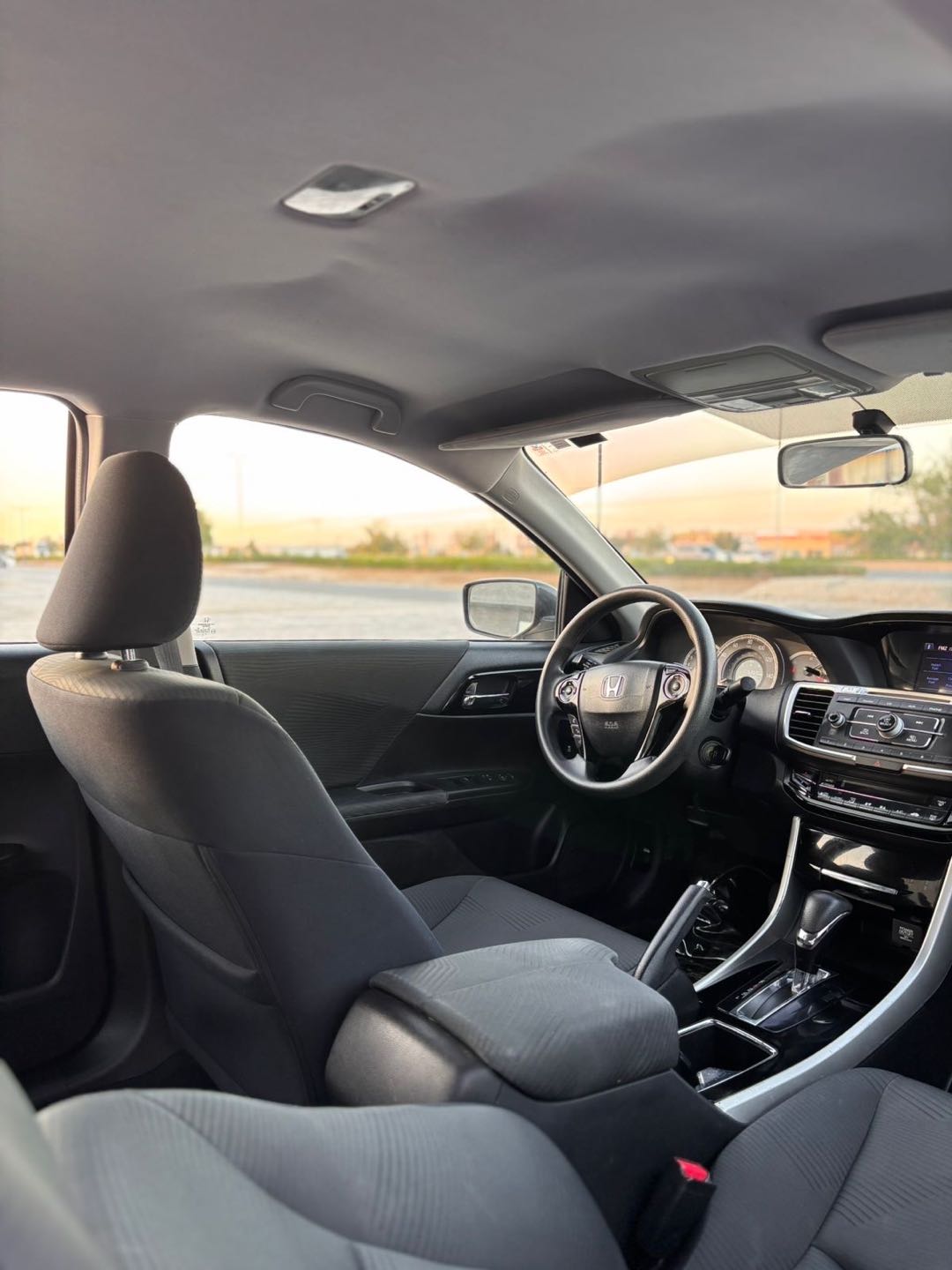 Car Image 2017 HONDA ACCORD LX