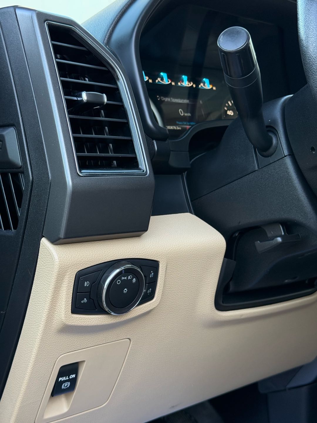 Car Image 2018 FORD F-150 XLT