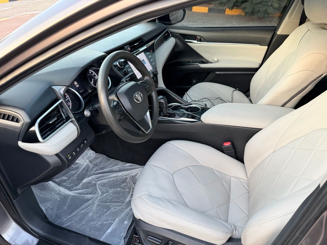 Car Image 2018 TOYOTA CAMRY XLE