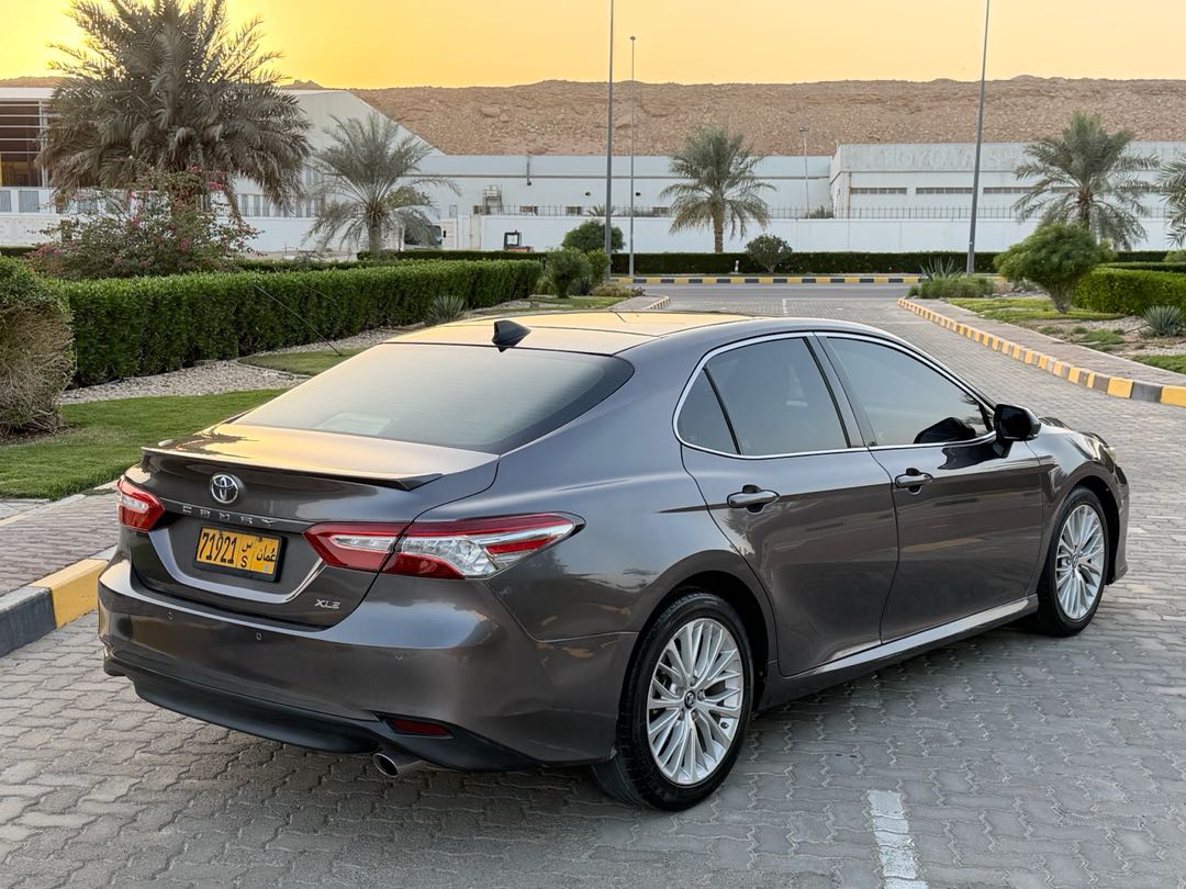 Car Image 2018 TOYOTA CAMRY XLE