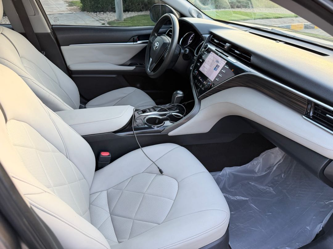 Car Image 2018 TOYOTA CAMRY XLE